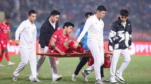 Văn Hậu chấn thương thế nào, có nghiêm trọng hay không?