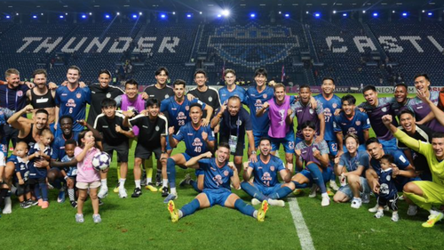 Bóng đá Việt Nam và bài học từ Thái Lan