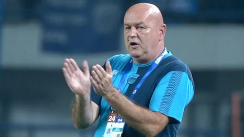 CLB Indonesia đòi khiếu nại lên AFC khi bị đối thủ Thái Lan loại, HLV châu Âu chỉ trích CĐV "phá hoại" đội bóng