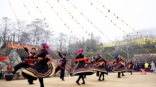 Sa Pa, Hà Nội, Hạ Long: Nhộn nhịp khách du Xuân những ngày Tết Bính Ngọ 2026