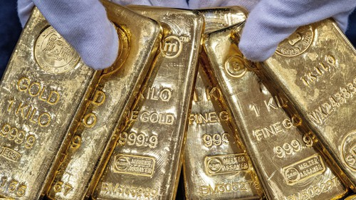 Giá vàng vẫn loanh quanh ngưỡng 5.000 USD/ounce