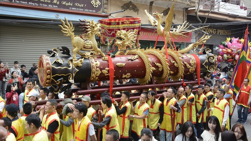 Tưng bừng lễ hội rước pháo Đồng Kỵ