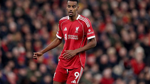 Tất cả cùng thất bại cay đắng trong vụ chuyển nhượng kỷ lục của Alexander Isak