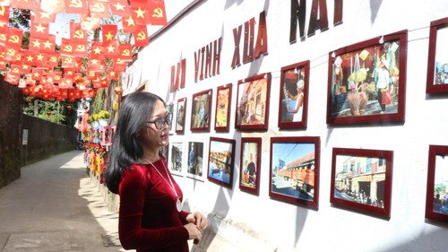 Phố cổ Bao Vinh “thức giấc” trong sắc Tết