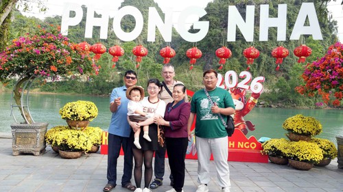 Đón vận may đầu năm giữa kỳ quan Phong Nha - Kẻ Bàng