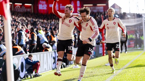 Liverpool thắng nghẹt thở trước Nottingham ở phút bù giờ