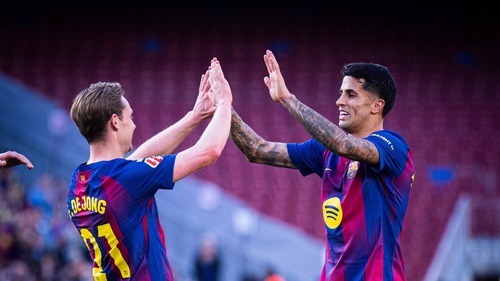 Barcelona thắng thuyết phục Levante, đòi lại ngôi đầu từ tay Real Madrid