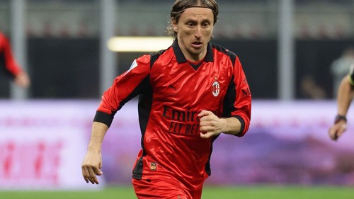 AC Milan thua sốc trên sân nhà San Siro