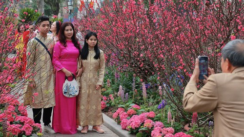 Chào tuần mới: Tết ngắn - Tết dài