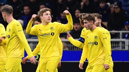 Xác định 4 đội đầu tiên vượt qua vòng play-off Champions League