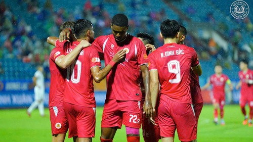 Văn Hậu lập siêu phẩm, CAHN xây chắc ngôi đầu V-League