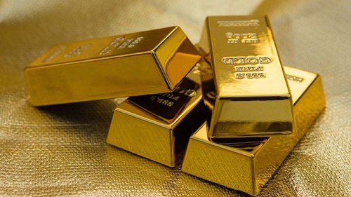 Giá vàng thế giới chạm đỉnh ba tuần do lo ngại về thuế quan