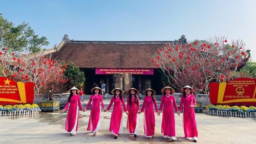 Du lịch tâm linh: "Thỏi nam châm" hút du khách đầu Xuân