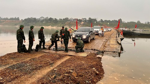 Tạm dừng khai thác cầu phao qua Sông Lô để bảo đảm an toàn giao thông
