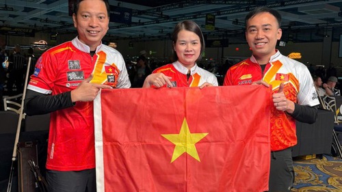 Hoàng Sao và các cơ thủ Việt Nam khởi đầu như mơ tại giải vô địch thế giới khi thắng dễ Hà Lan 3-0