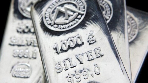 Giá bạc cao nhất trong 3 tuần, giá vàng đi lên do bất ổn thuế quan Mỹ