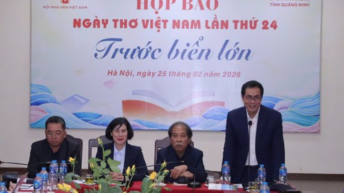 Thi ca cất lên từ khát vọng "Trước biển lớn"