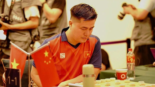 Kỳ thủ vô địch thế giới của Việt Nam thắng cao thủ Trung Quốc, vào bán kết giải cờ tướng danh giá