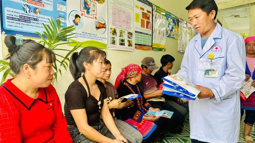 Ngày Thầy thuốc Việt Nam 27/2: Hướng tới tầm nhìn toàn diện trong chăm sóc sức khỏe bà mẹ, trẻ em