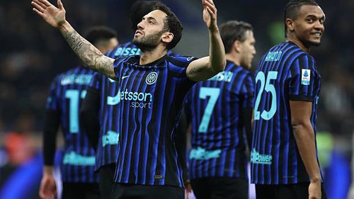 Inter bỏ xa AC Milan 13 điểm, Lukaku giúp Napoli giành 3 điểm quý giá ở Serie A