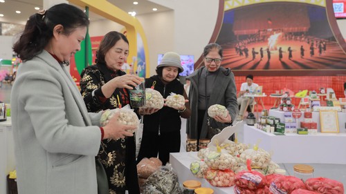 Thủ tướng yêu cầu tăng cường quảng bá sản phẩm, thương hiệu địa phương tại Hội chợ Mùa Xuân 2026