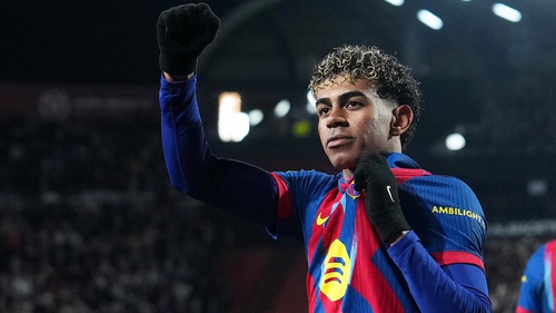 Yamal 'lột xác' với phiên bản Quả bóng Vàng