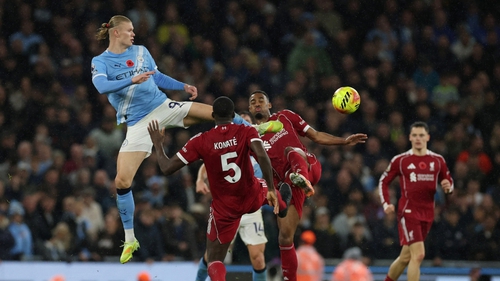 Kết quả bóng đá Ngoại hạng Anh vòng 25 mới nhất: Man City thắng ngược Liverpool 