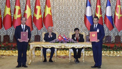 Tổng Bí thư Tô Lâm chứng kiến Lễ trao các văn kiện hợp tác Việt Nam – Lào