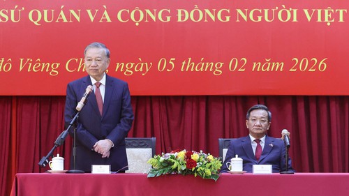 Tổng Bí thư Tô Lâm gặp gỡ cán bộ Đại sứ quán, cộng đồng người Việt Nam tại Lào