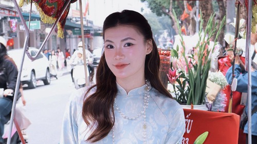 Dàn 'hot girl' bóng chuyền Việt Nam gây sốt với vẻ đẹp khác lạ trong tà áo dài đón Tết