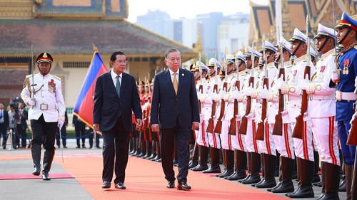 Lễ đón trọng thể Tổng Bí thư Tô Lâm thăm cấp Nhà nước tới Vương quốc Campuchia