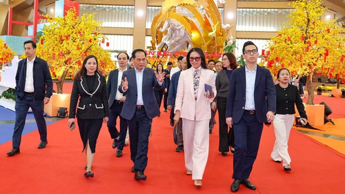 Phó Thủ tướng Bùi Thanh Sơn kiểm tra tình hình Hội chợ mùa Xuân 2026