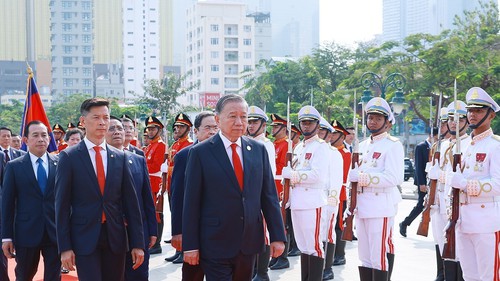 Tổng Bí thư Tô Lâm đặt hoa tưởng niệm Cố Quốc vương Campuchia Norodom Sihanouk
