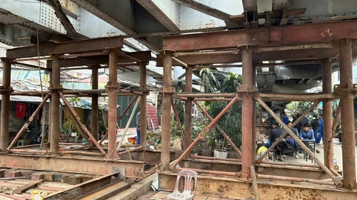  Tạm dừng tàu qua Long Biên do sự cố kết cấu