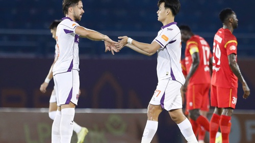 Tấn Tài tỏa sáng vẫn không thể giúp Becamex TPHCM có điểm 