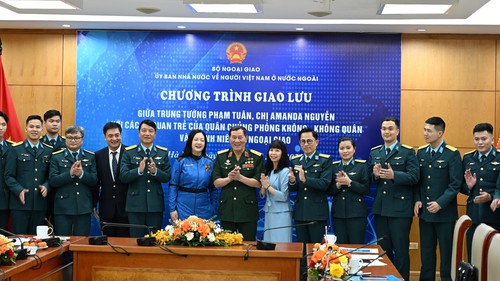 Gặp mặt giao lưu giữa Trung tướng Phạm Tuân và nữ phi hành gia Amanda Nguyễn