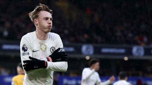 Chelsea sợ mất Palmer vào tay MU