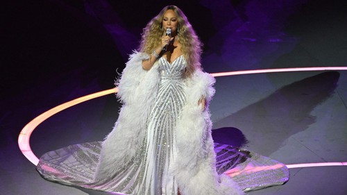 Trình diễn xuất sắc ở lễ khai mạc Olympic mùa Đông 2026, Mariah Carey bị nghi... hát nhép