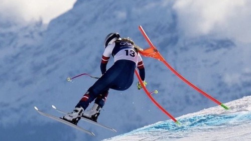 Khoảnh khắc trực thăng phải tham gia công tác cứu nạn VĐV ở Thế vận hội mùa Đông 