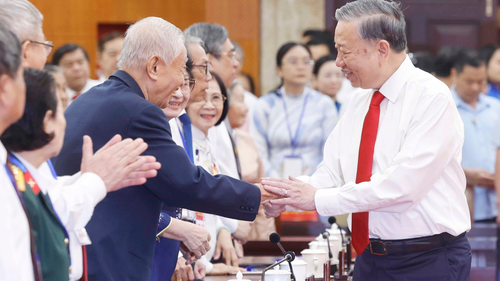 Tổng Bí thư chúc Tết Đảng bộ, chính quyền và nhân dân Thành Phố Hồ Chí Minh