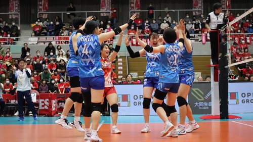 Liên tục bùng nổ, phụ công số 1 bóng chuyền nữ Việt Nam vượt trội dàn phụ công của hai đội mạnh nhất Nhật Bản