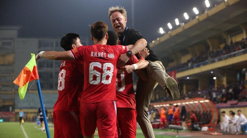 'Bắt hình dong'  V-League