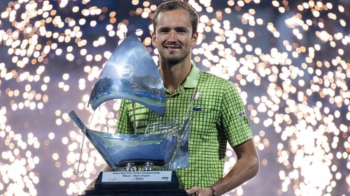 Daniil Medvedev vô địch ATP 500 Dubai Open 2026: Chiến tích lịch sử và… may mắn