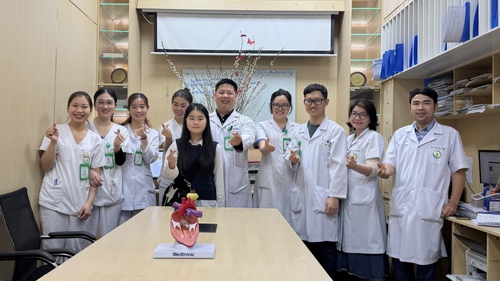 Cô bé viết tiếp định mệnh bằng trái tim được trao tặng