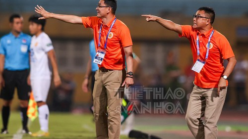 Cuộc chiến trụ hạng V-League khốc liệt với HLV Trần Tiến Đại