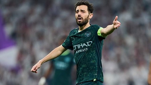 Đội trưởng Man City thừa nhận 'mọi thứ rất u ám', Guardiola khen ngợi Valverde