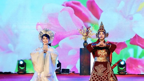 Nhà hát Cải lương Hà Nội mang sắc màu riêng tới ngày hội bầu cử