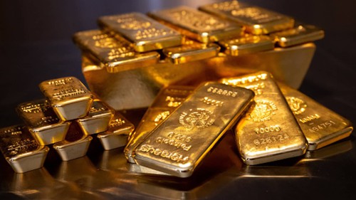 Giá vàng thế giới giảm nhẹ trước áp lực lạm phát và triển vọng lãi suất của Mỹ