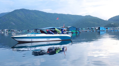 Di dời bè nổi ra khỏi khu vực Di tích quốc gia đặc biệt Tàu không số Vũng Rô