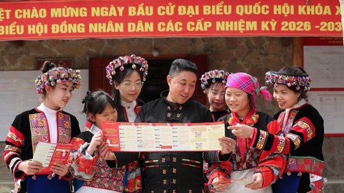 Đồng bào nơi cực Bắc Tổ quốc chuẩn bị cho ngày hội toàn dân